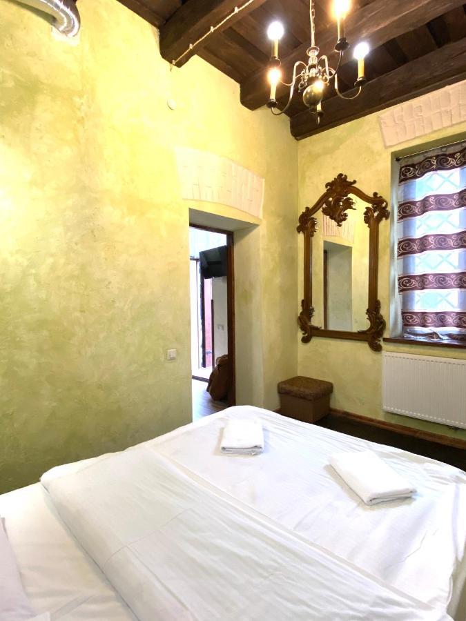 Апартаменти на Площі Ринок 39/18а Львів Екстер'єр фото